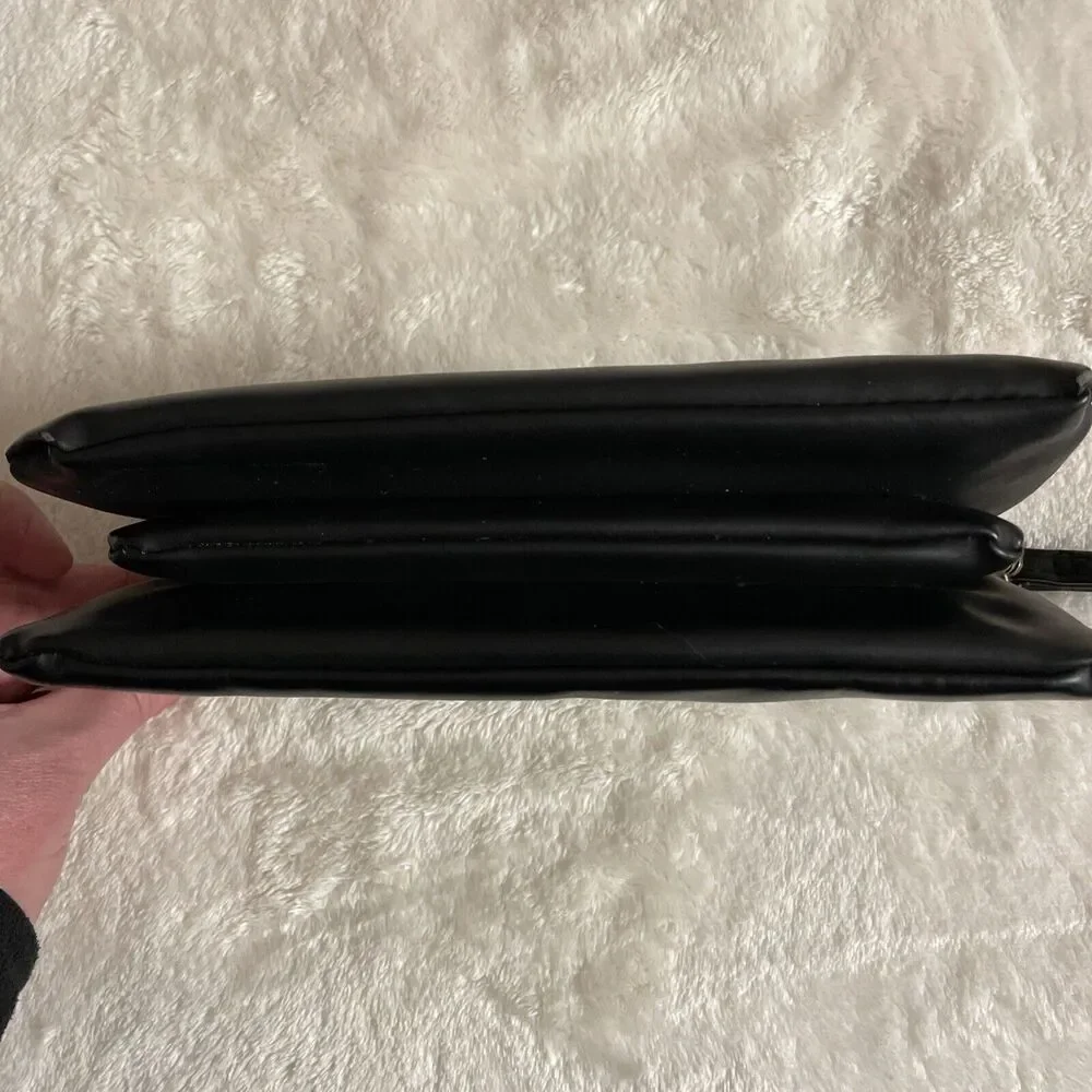 Stone Mountain USA Black Leather Wallet Wristlet 5”x 9” , Soft Smooth Black‎
